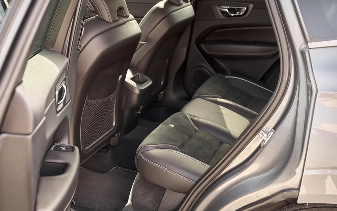 Volvo XC 60 cena 105800 przebieg: 181000, rok produkcji 2018 z Polanów małe 631